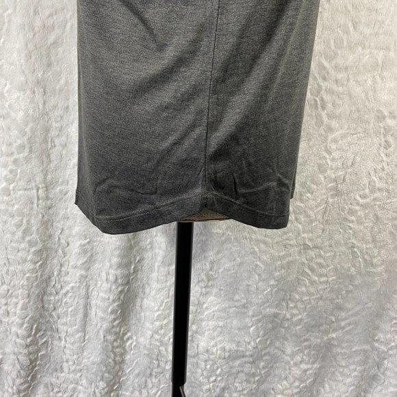 Mickey Mouse Peeking out of Pocket Sized Women's Grey Tee Shirt nwt - Picture 4 of 7